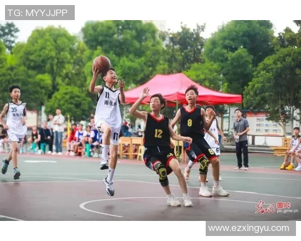 篮球明星的风采与魅力展现他们在赛场内外的独特个性与生活方式